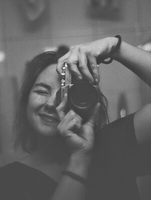 SarahR selbstportrait.jpg