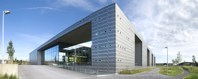 The RUBIKA Valenciennes school building (Foto: serre-numerique.fr)